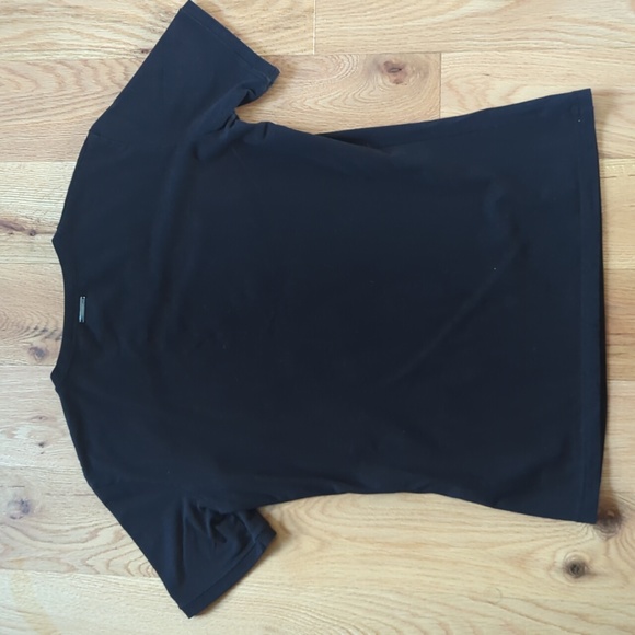 Hugo Boss. Women's Fitted Tee. Size XXS. - Picture 5 of 9